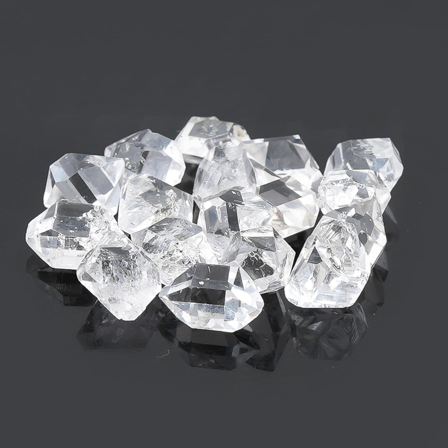 ColouredRocks (25 carats. A++ HERKIMER DIAMOND Crystals, Raw Stones, Rough Gemstones, Jewelry Making Supply, Cabbing, Polishing, Cutting, DIY, Crafts (14-16 pcs.) (5-7 mm.)