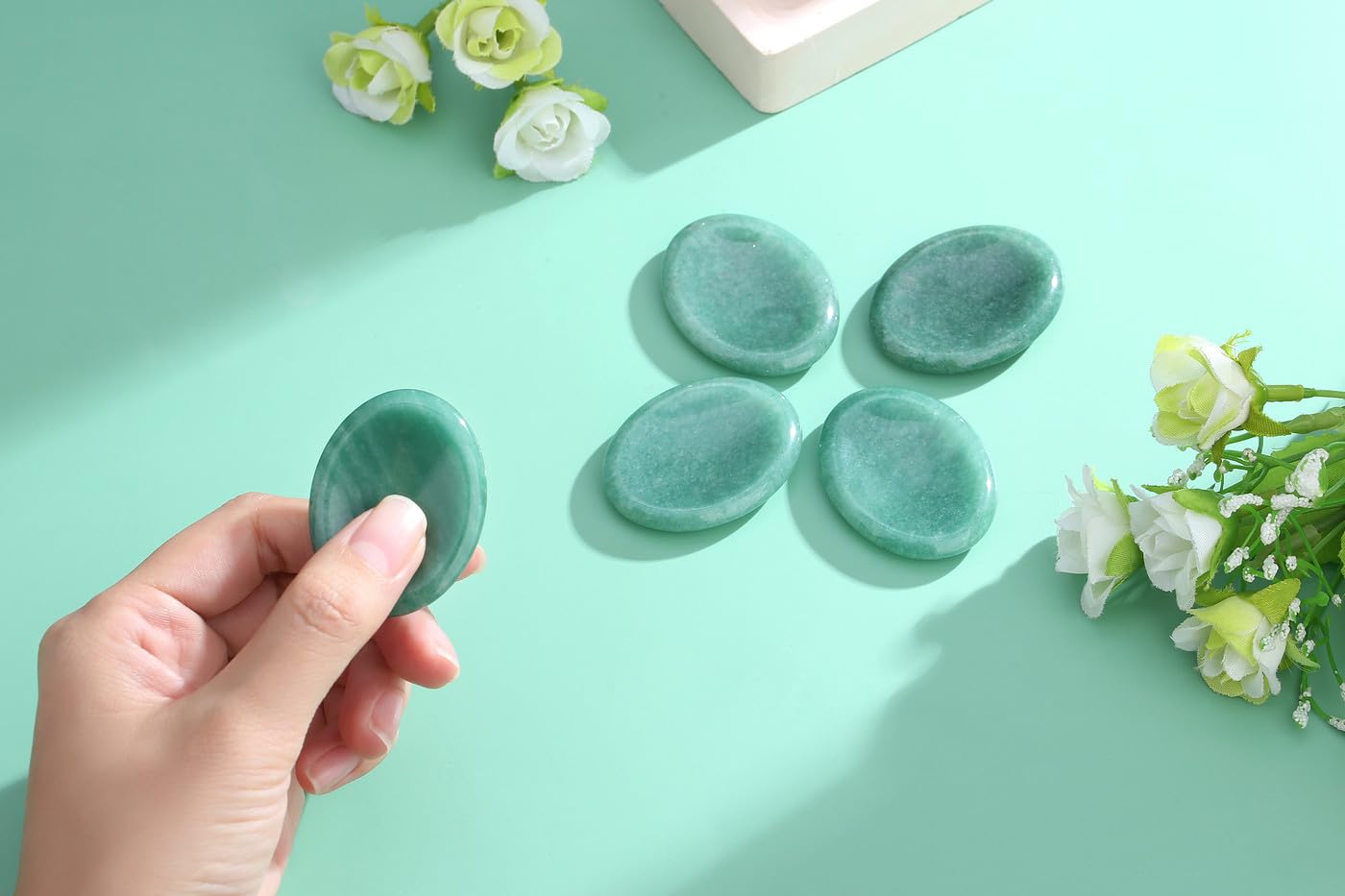 NUKAYAI Thumb Worry Stone Green Aventurine Crystal Trinkets Crystals and Healing Stones Oval Natural Fidget Meditation Accessories Gemstones Reiki Pocket Palm Tiny Anxiety Relief Items for Women Men