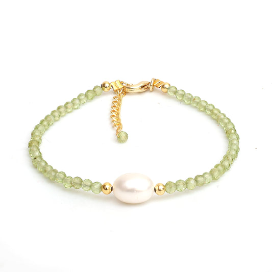 Gempires Green Peridot Beaded Bracelet with Freshwater Pearl Handmade Jewelry August Birthstone Gifts Hypoallergenic 7.5 Inch Gold Plated Lightweight Elegant Bracelets Gifts for Women