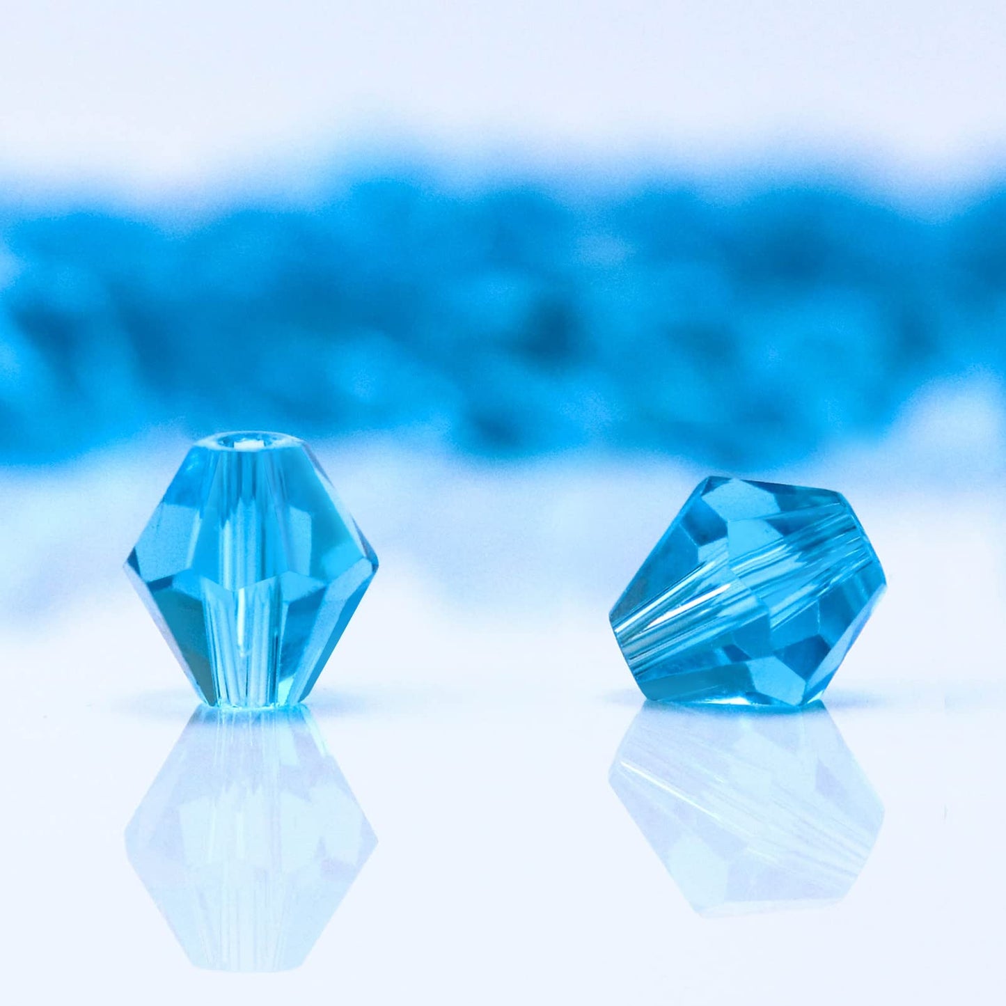 Dowarm 100PCS 8MM Bicone Beads, Crystal Glass Beads for Jewelry Making, Crafts, DIY Bracelet, Necklace, Dolls, Faceted Spacer Beads, Aquamarine
