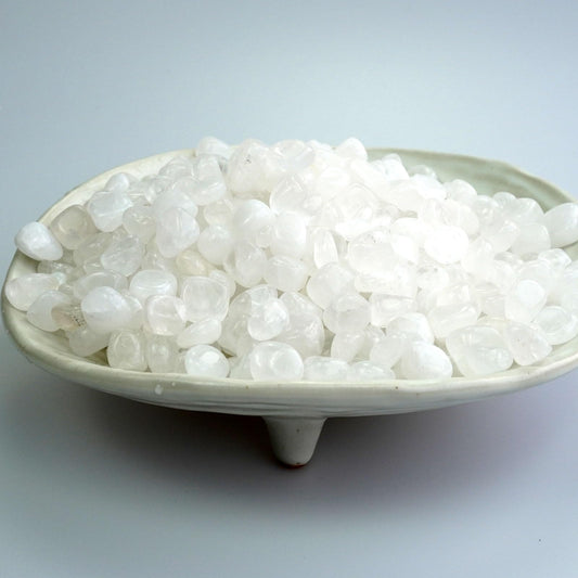 Sisamn Clear Quartz Crystal Chips, 3lb Bulk Polished Tumbled Stones – Natural Healing Crystals for Reiki, Meditation, Energy Balancing, Jewelry Making, Home Decor & Gifts