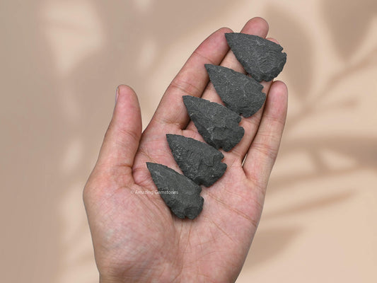 Amazing Gemstone 5 Pieces Black Agate Arrowhead, Crystal and Healing Stone Flint Rock Arrow Head - 1 to 1.5 Arrowheads for DIY Project Craft Point Jewelry Making
