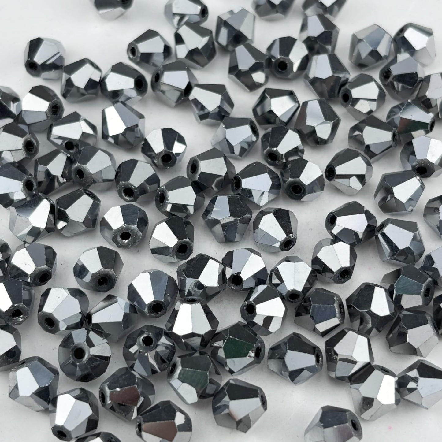 Pinhoollgo 500pcs 4mm Bicone Crystal Glass Beads Faceted Bicone Crystal Beads Bulk Glass Spacer Beads for Bracelets Necklace Pendants Earrings DIY Jewelry Craft Making(Silver)
