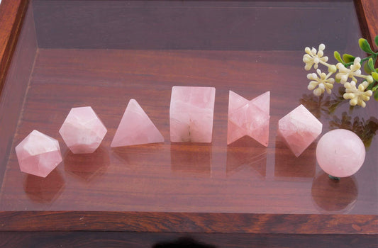 Crocon Rose Quartz 7Pcs Platonic Solids Crystal Geometry Set, Platonic Solids Sacred Geometric Stones for Meditation Reiki Balancing Healing Chakra Stone Cleansing Spiritual Good Luck (15-20mm)