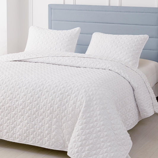 Caelorin White Quilt Set, King Size Lightweight Quilt for Summer, Soft Bedspreads with Reversible Design, 3 Piece(1 Quilted Bedspread & 2 Pillow Shams)