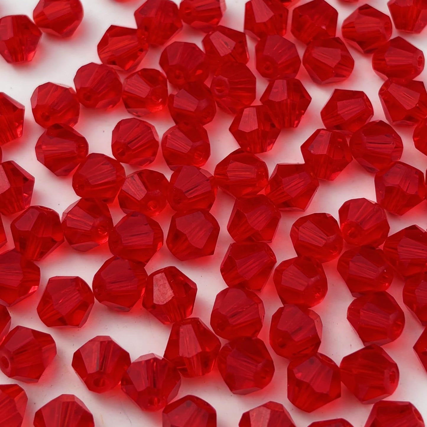 YUEXIGO 200pcs 6mm Bicone Glass Crystal Beads for Jewelry Making, Faceted Bicone Glass Spacer Beads for Bracelet Earring Necklace DIY Craft(Red)