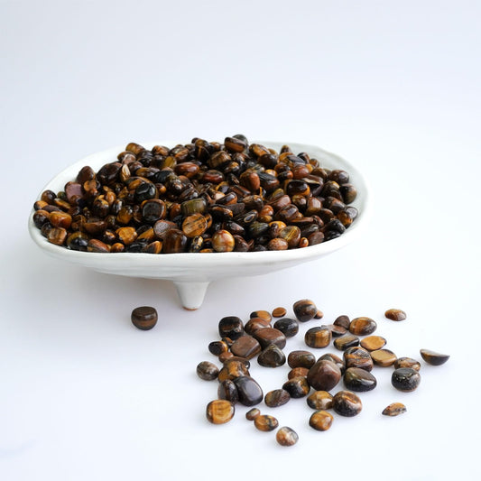 Sisamn 3Lb Tiger's Eye Tumbled Stones Small Natural Polished Crystal Gemstones Chips Decorative Pebbles Bulk for Home Decor,Vase Filler,Fish Turtle Tank,Plants Decor,Jewelry Making,Reiki Healing