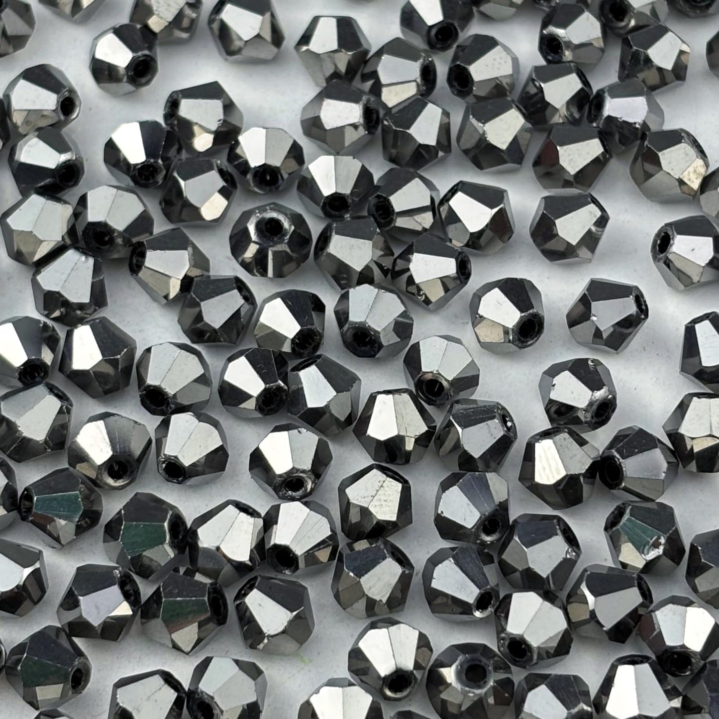 YUEXIGO 500pcs 3mm Bicone Glass Crystal Beads for Jewelry Making, Faceted Bicone Glass Spacer Beads for Bracelet Earring Necklace DIY Craft(Silver)