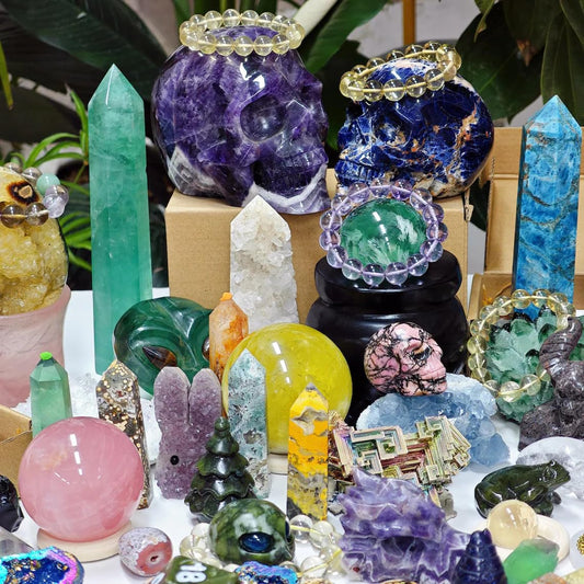 1Lb（200PCs +） Mystery Crystals and Healing Stones, Natural Healing Crystals Surprise Gift Set for Meditation, Reiki, Home Decor