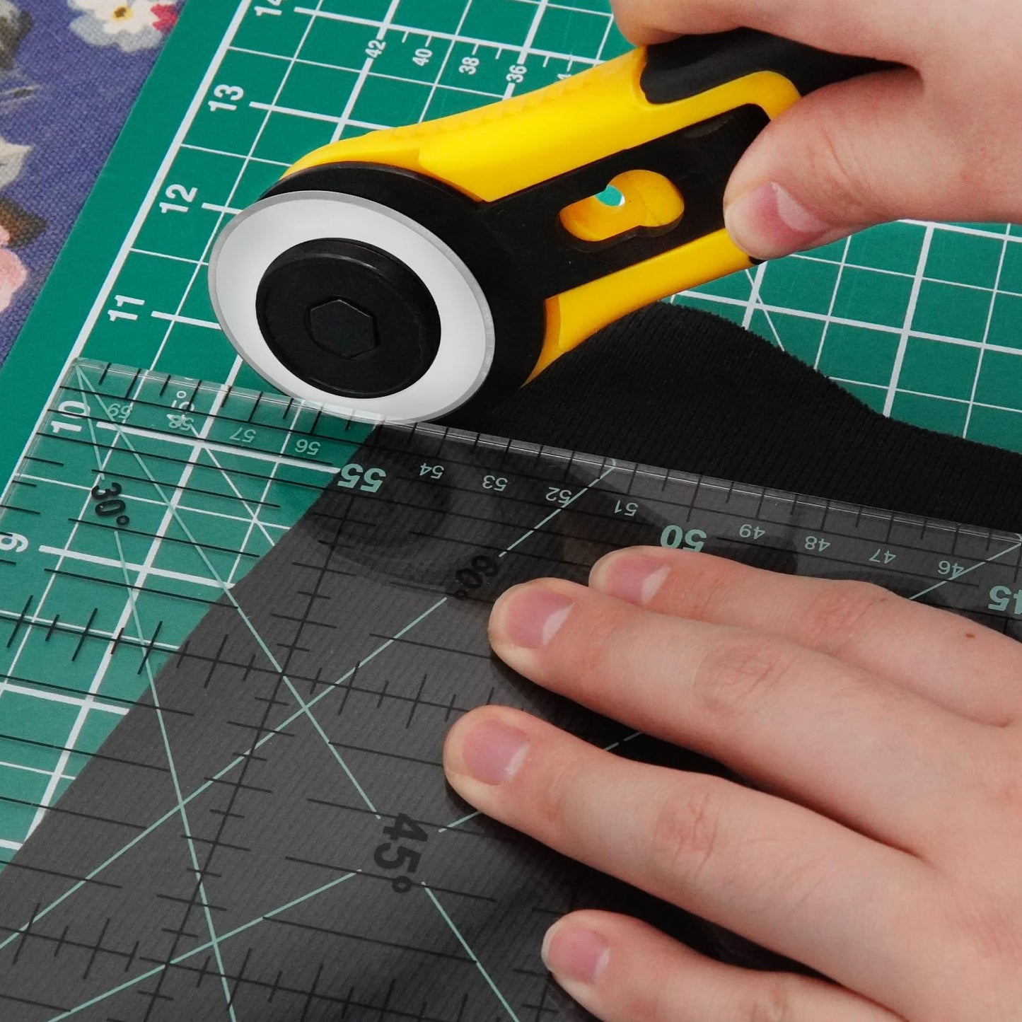 MANUFORE Quilting Ruler 15 x 60cm Sewing Acrylic Ruler Anti-Slip Metric Ruler DIY Quilting Tools with Clear Printed Lines for Precise Cutting
