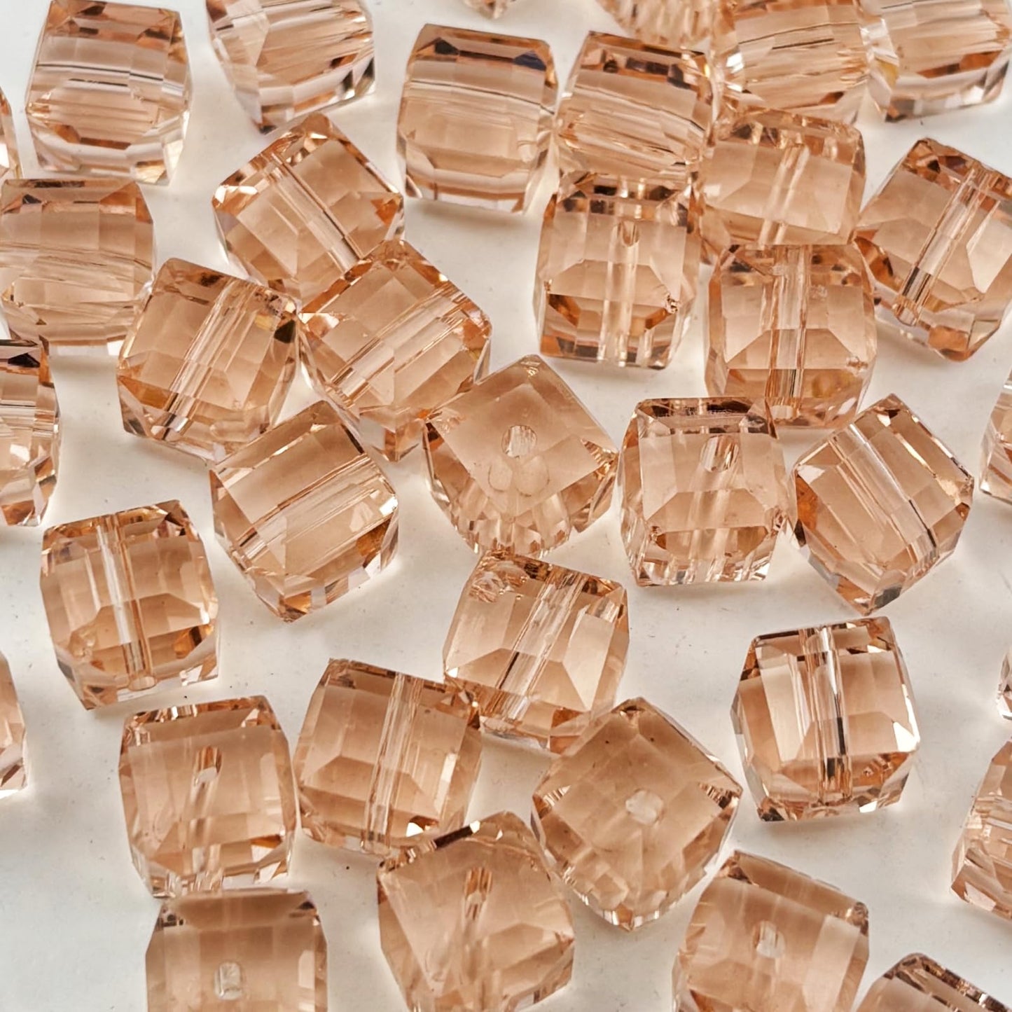 YUEXIGO 100pcs 8mm Cube Crystal Glass Beads for Jewelry Making Faceted Square Crystal Glass Bead Spacer Beads Loose Beads for Bracelet Earring Necklace DIY Craft(Pink)