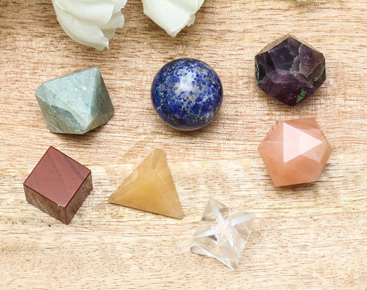 Crocon Mix Seven Chakra 7 Pcs Platonic Sacred Stones Geometry Set for Reiki Healing Chakra Stone Balancing Spiritual Good Luck Home Office Decor Size: 15-20 mm