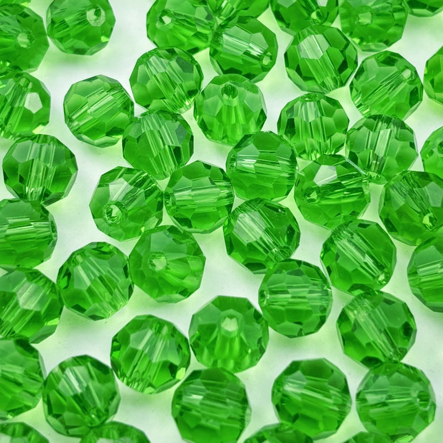 YUEXIGO 400pcs 3mm Round Crystal Glass Beads for Jewelry Making, Faceted Crystal Glass Spacer Beads for Bracelet Earring Necklace DIY Craft(Grass Green)