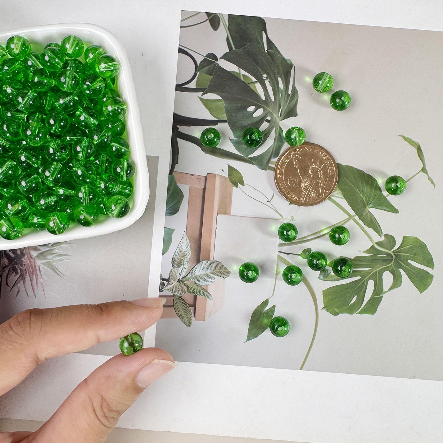 PAMIR TONG 400pcs 8mm Transparent Green Round Glass Beads for Bracelet Pretty Smooth Loose Beads for Necklace-Earring-Jewelry Making-Home Decor and DIY Crafts & Projects
