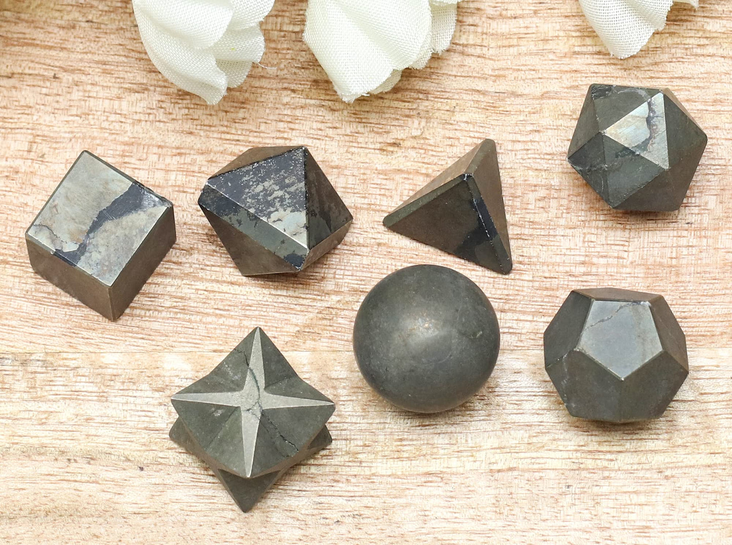 Crocon Golden Pyrite 7 Pcs Platonic Solids Crystal Geometry Set, Platonic Solids Sacred Geometric Stones for Meditation Reiki Balancing Healing Chakra Stone Cleansing Spiritual Good Luck (15-20 mm)