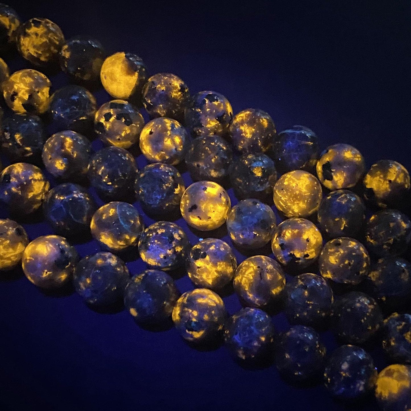 10MM 36PCS Flame Yooperlite Stone Beads Loose Beads for Jewelry Making DIY Bracelets Show Flame Color Under the Irradiation of UV Lamps