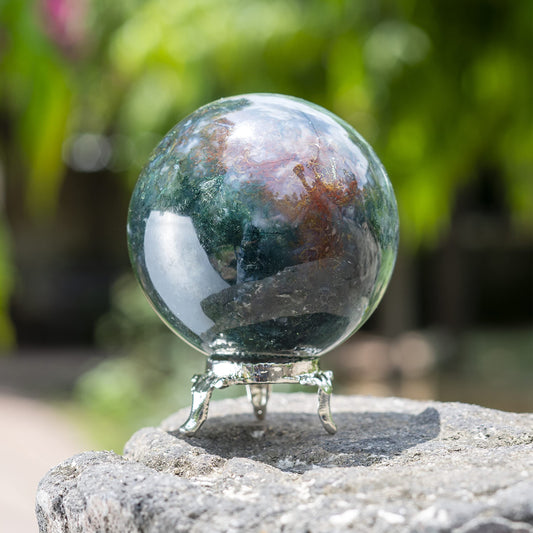 Crocon 50mm Green Blood Stone Sphere Ball with Metal Stand 1400+ Carats Gemstone Ball Healing Sphere Sculpture Figurine for Fengshui Divination Home Decoration Photography Crystal Sphere