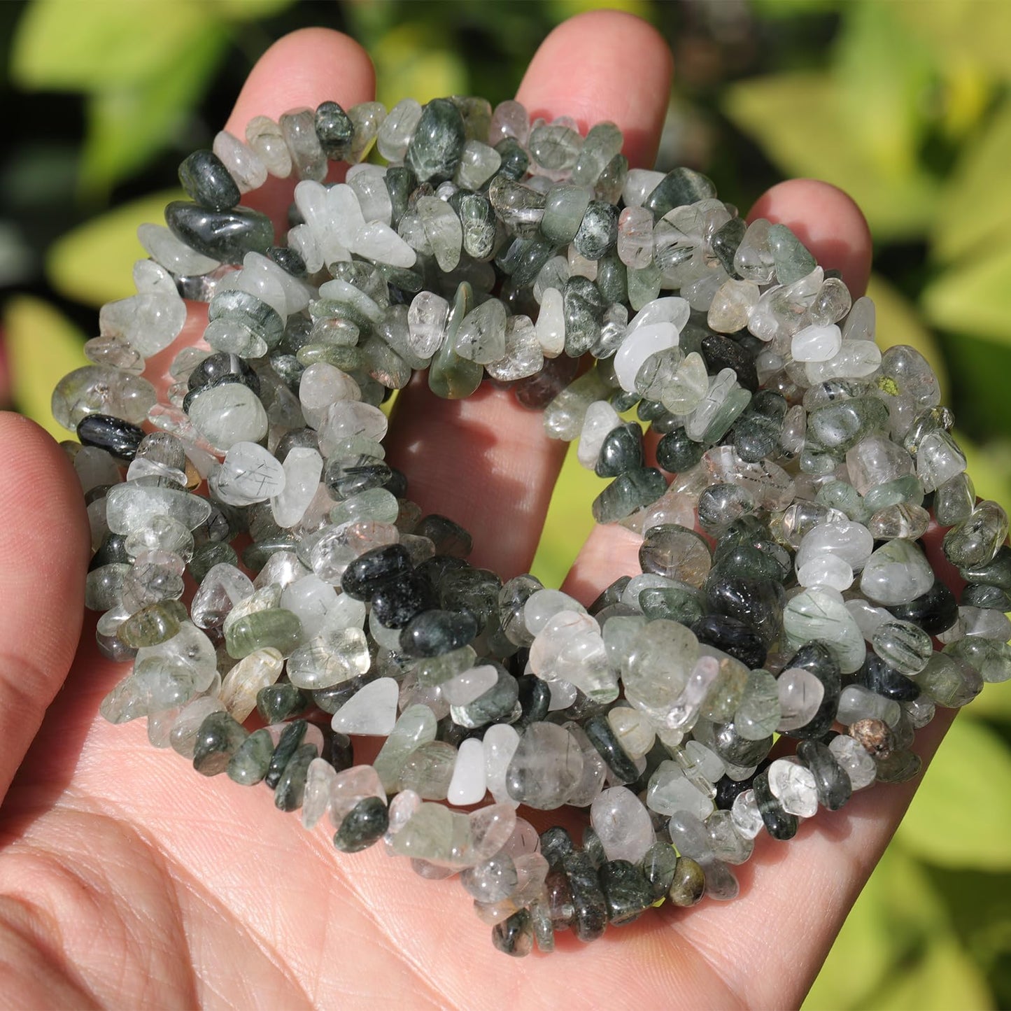 200pcs Natural Irregular Chip Stone Beads 5-8mm Pre-Drilled 30-inch Strand Semi-Precious Healing Crystal Beads for DIY Jewelry Making Bracelet Chakra Crafts Green Rutilated Quartz