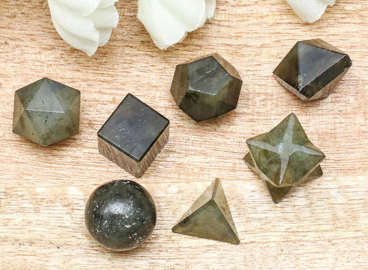 Crocon Labradorite 7Pcs Platonic Solids Crystal Geometry Set, Platonic Solids Sacred Geometric Stones for Meditation Reiki Balancing Healing Chakra Stone Cleansing Spiritual Good Luck (15-20mm)