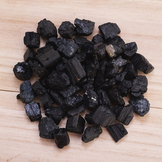 Apengshi Natural Black Tourmaline Raw Stone 0.97lb（440g） Bulk Rough Natural Reiki Energy Purification Negative Energy Healing Crystal Chakra Balance Spiritual Gift