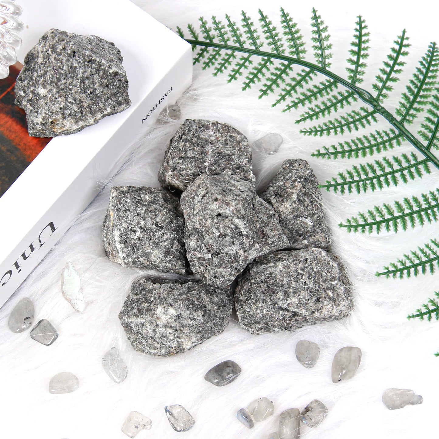 1.1lb Bulk Raw Yooperlite Rough Crystal-Natural Yooperlite Raw Stones Crystal for Tumbling, Cabbing, Fountain Rocks, Decoration, Polishing, Wire Wrapping, Wicca & Reiki Crystal Healing