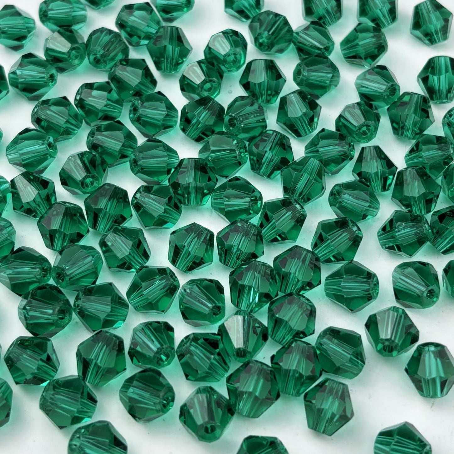 YUEXIGO 200pcs 6mm Bicone Glass Crystal Beads for Jewelry Making, Faceted Bicone Glass Spacer Beads for Bracelet Earring Necklace DIY Craft(Peacock Green)
