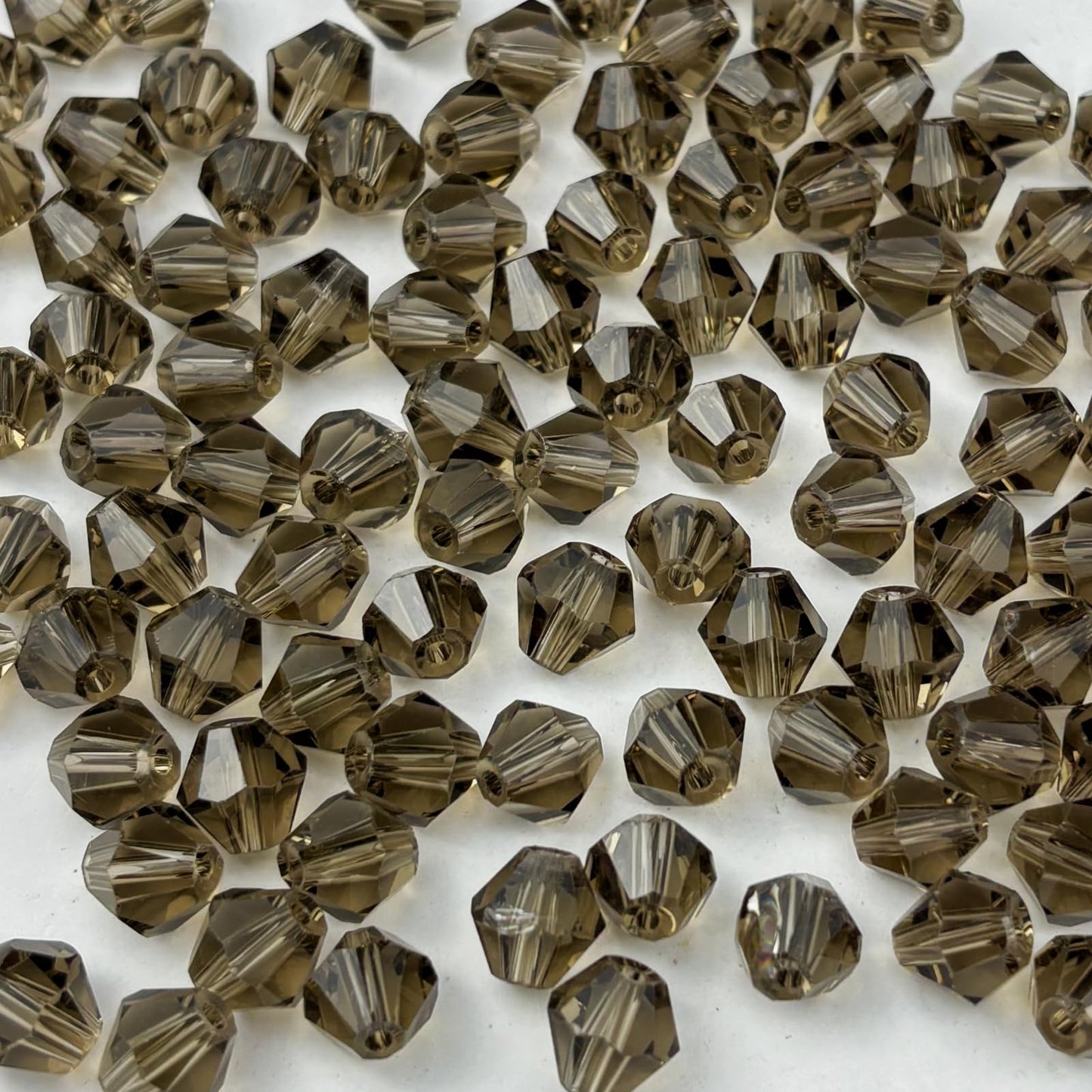 YUEXIGO 400pcs 4mm Bicone Glass Crystal Beads for Jewelry Making, Faceted Bicone Glass Spacer Beads for Bracelet Earring Necklace DIY Craftt(Gray)