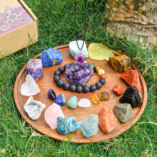 AOOVOO 26 PCS Crystals and Healing Stones, Healing Crystals Gift Set, 7 Raw Chakra Stone, 7 Tumbled Gemstones, Crystal Amethyst Necklace, Selenite Plate, Lava Bracelet, Clear Quartz, Gift Box