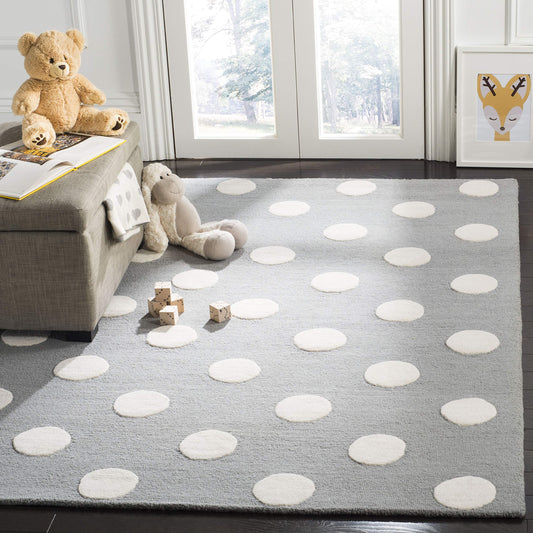 SAFAVIEH Area Rug 8x10 - Kids Collection - Large - Grey & Ivory, Handmade Wool, Polka Dot Pattern, Ideal for Bedroom, Playroom, Nursery, Boys & Girls Room (SFK904C)
